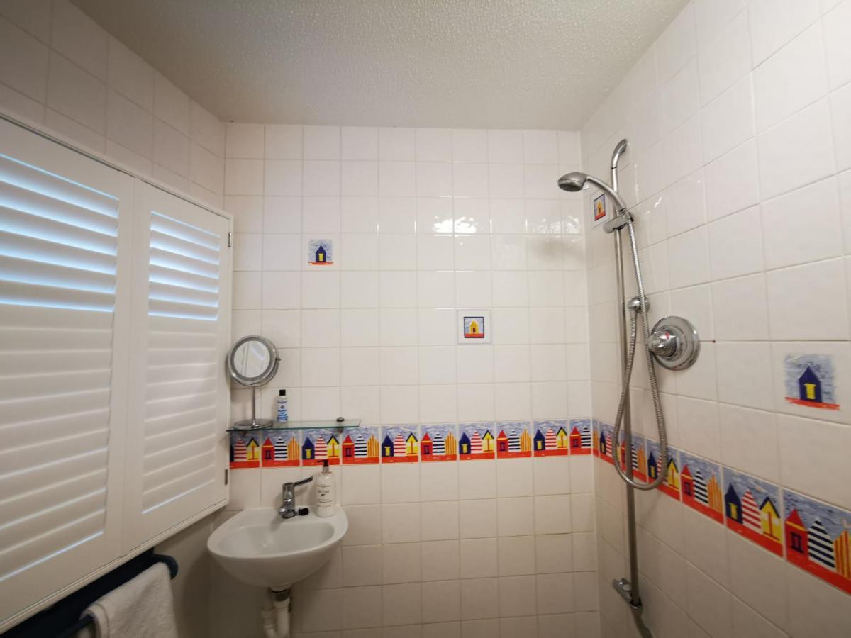 Sea View 3 Bedroom Seaside Property Chichester Bagian luar foto